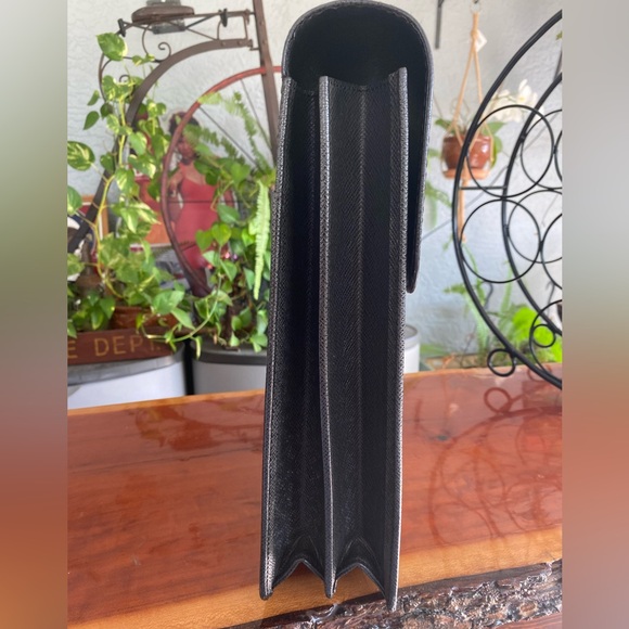 Louis Vuitton Robusto Taiga Leather Unisex Briefcase/Document/Laptop Bag - Picture 6 of 15